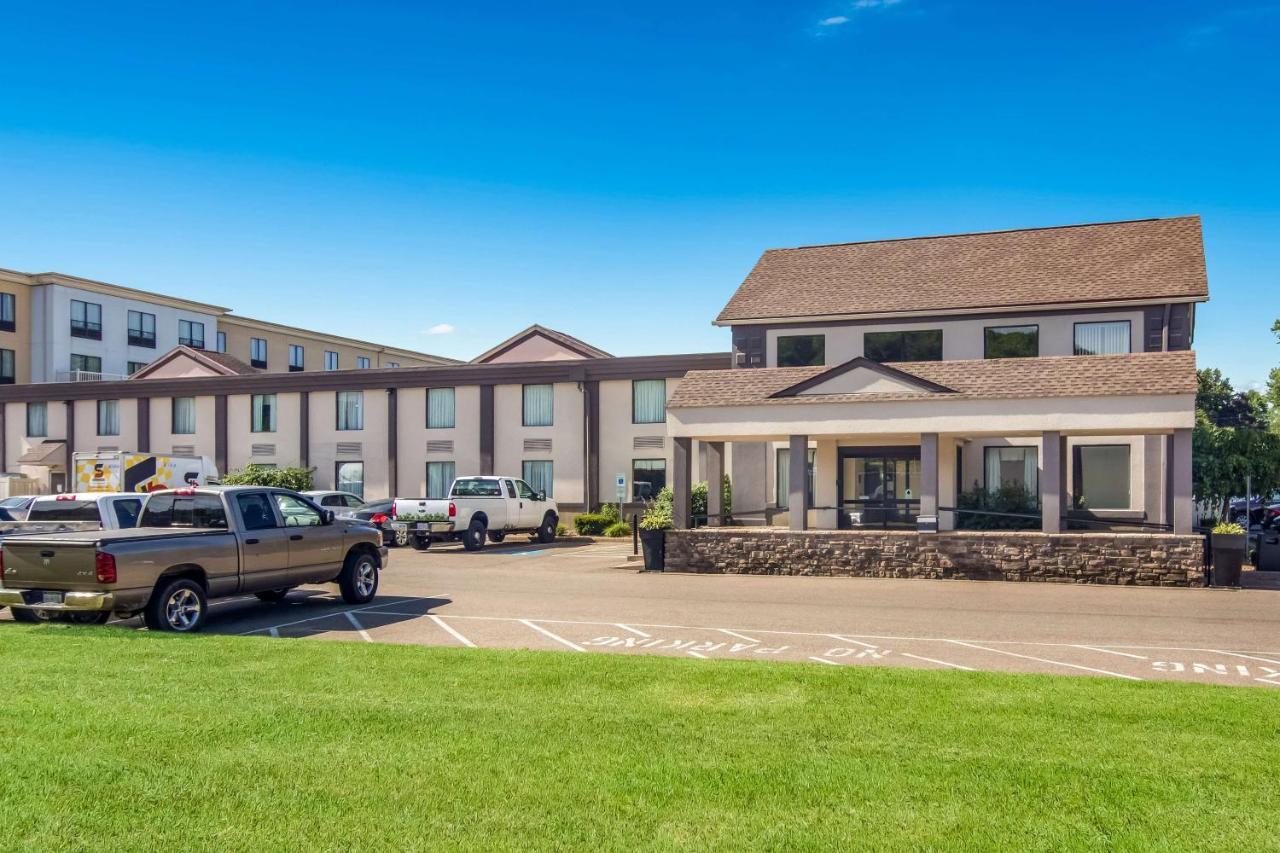 Best Western Dutch Valley Inn New Philadelphia Exterior foto