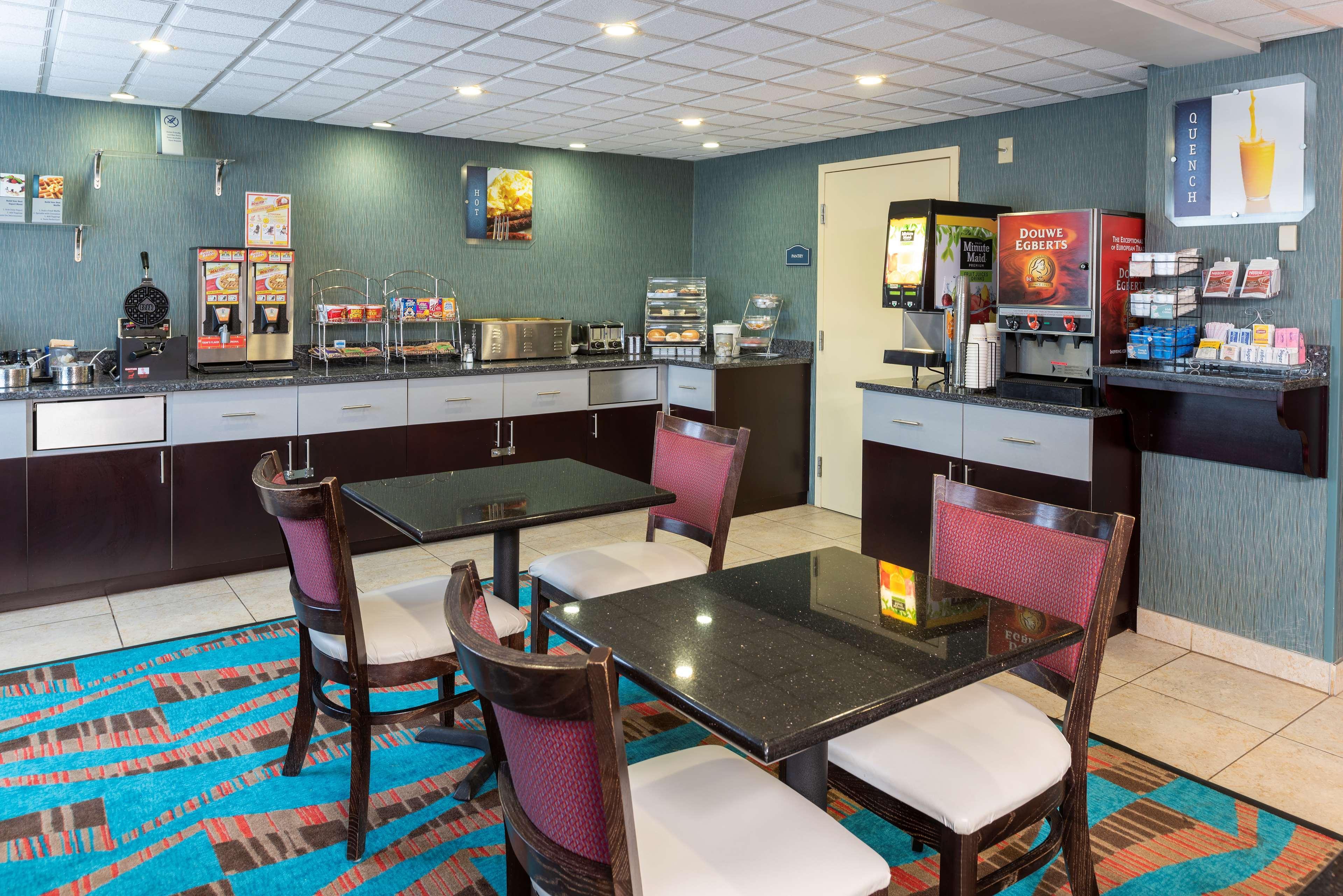 Best Western Dutch Valley Inn New Philadelphia Exterior foto